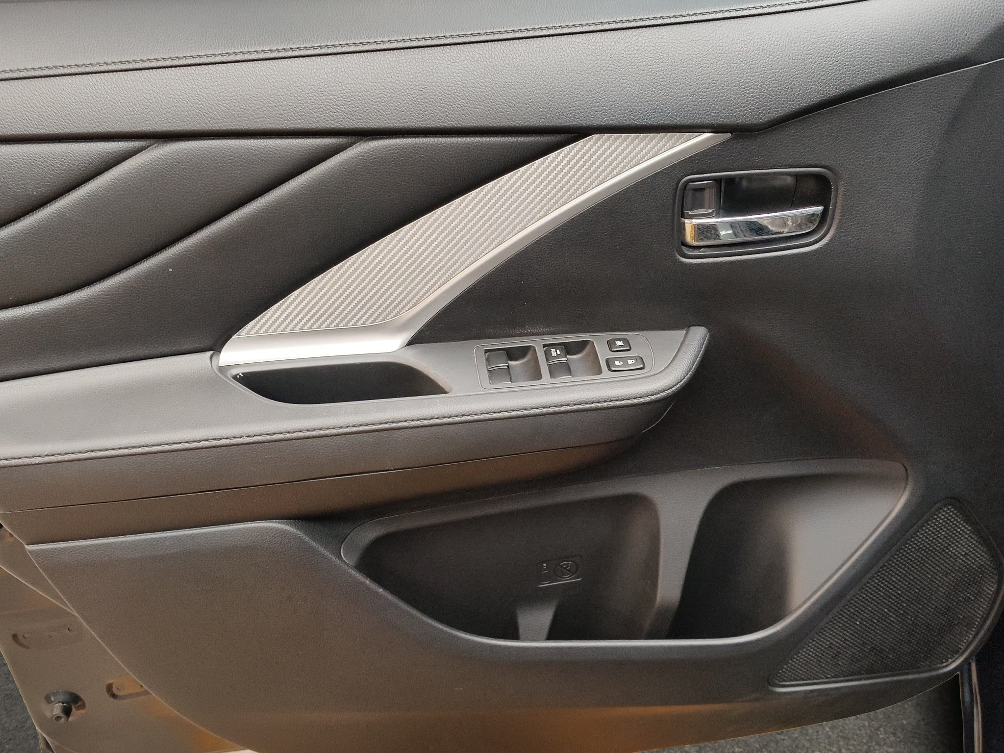 2024 Mitsubishi Xpander VUD 5 pts. GLS, 1.5l, TA, 7 pas., RA-16
