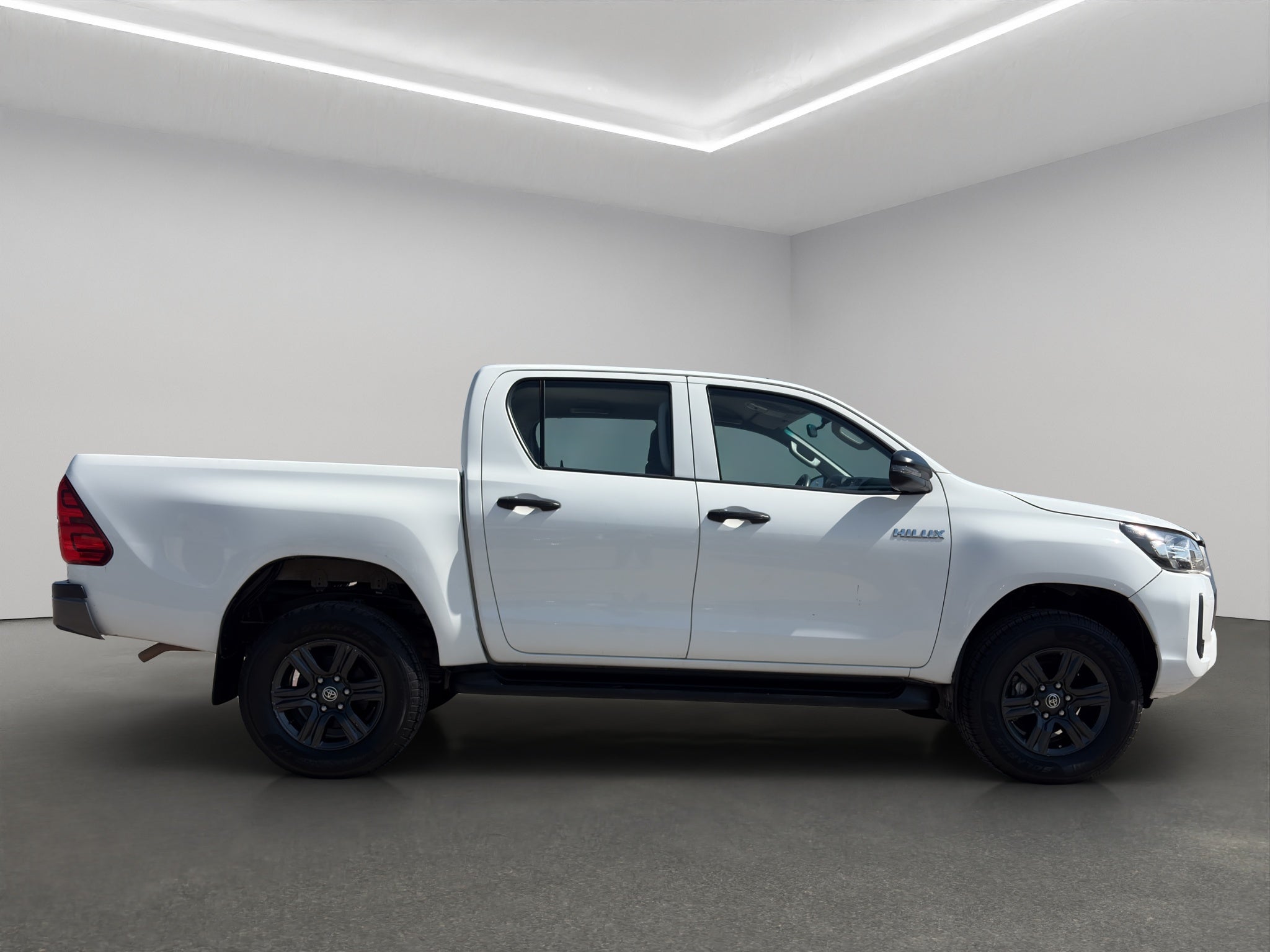 2023 Toyota Comerciales Hilux Pick-Up 4 pts. SR, Doble Cab., TM5, a/ac., VE, RA-17