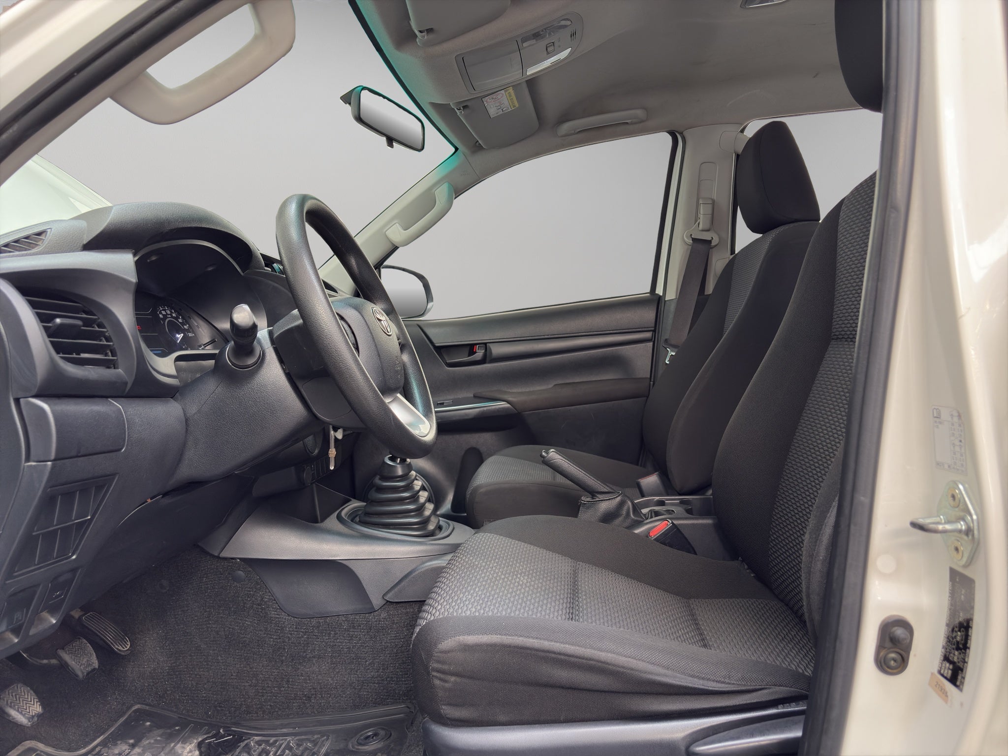 2023 Toyota Comerciales Hilux Pick-Up 4 pts. SR, Doble Cab., TM5, a/ac., VE, RA-17