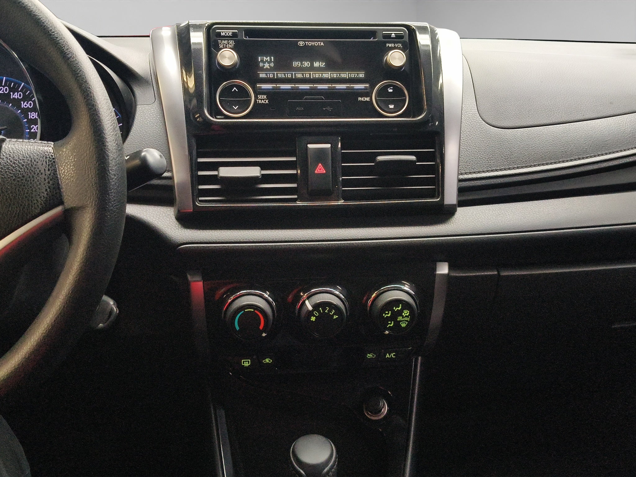 2017 Toyota Yaris 4 pts. Core, CVT, a/ac., f. halógeno, R-15