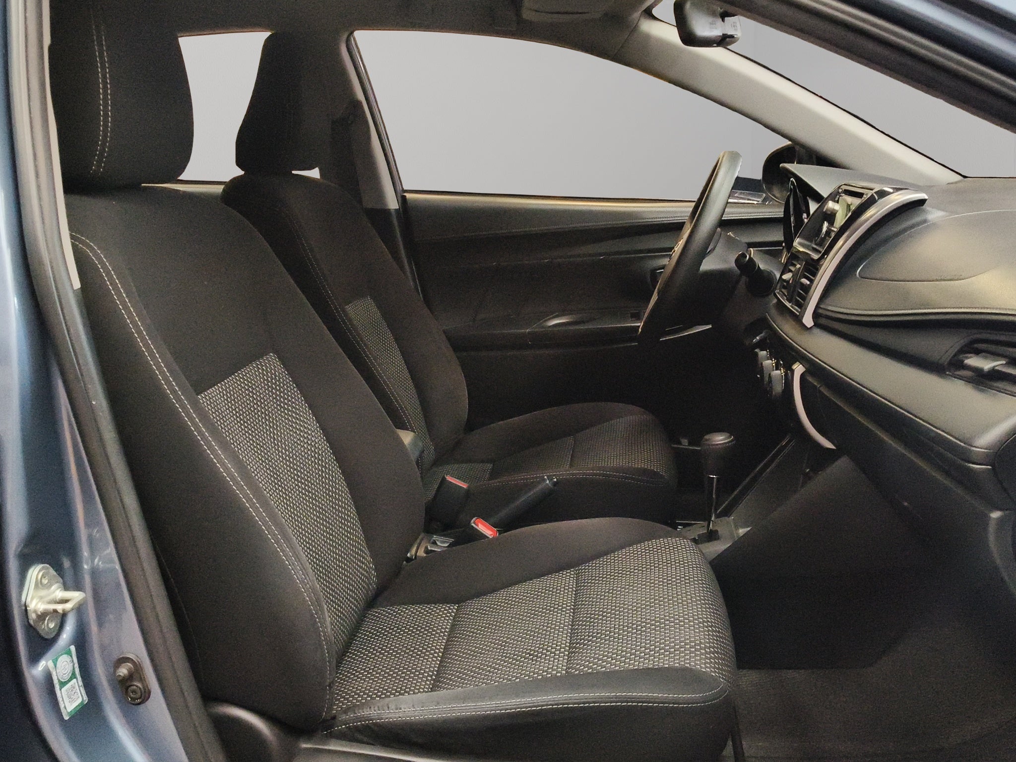 2017 Toyota Yaris 4 pts. Core, CVT, a/ac., f. halógeno, R-15
