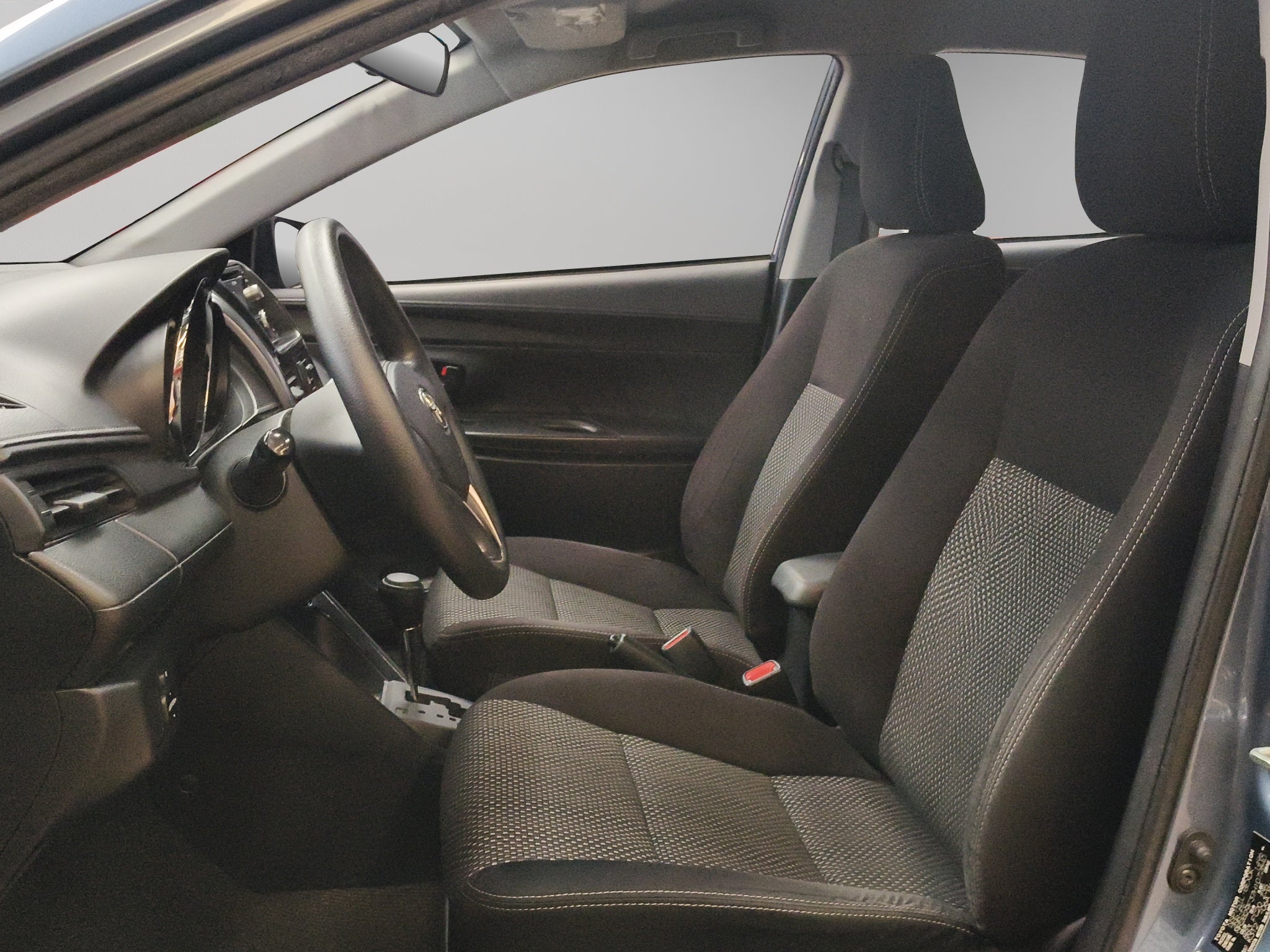 2017 Toyota Yaris 4 pts. Core, CVT, a/ac., f. halógeno, R-15