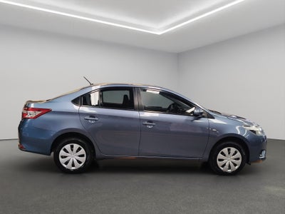 2017 Toyota Yaris 4 pts. Core, CVT, a/ac., f. halógeno, R-15
