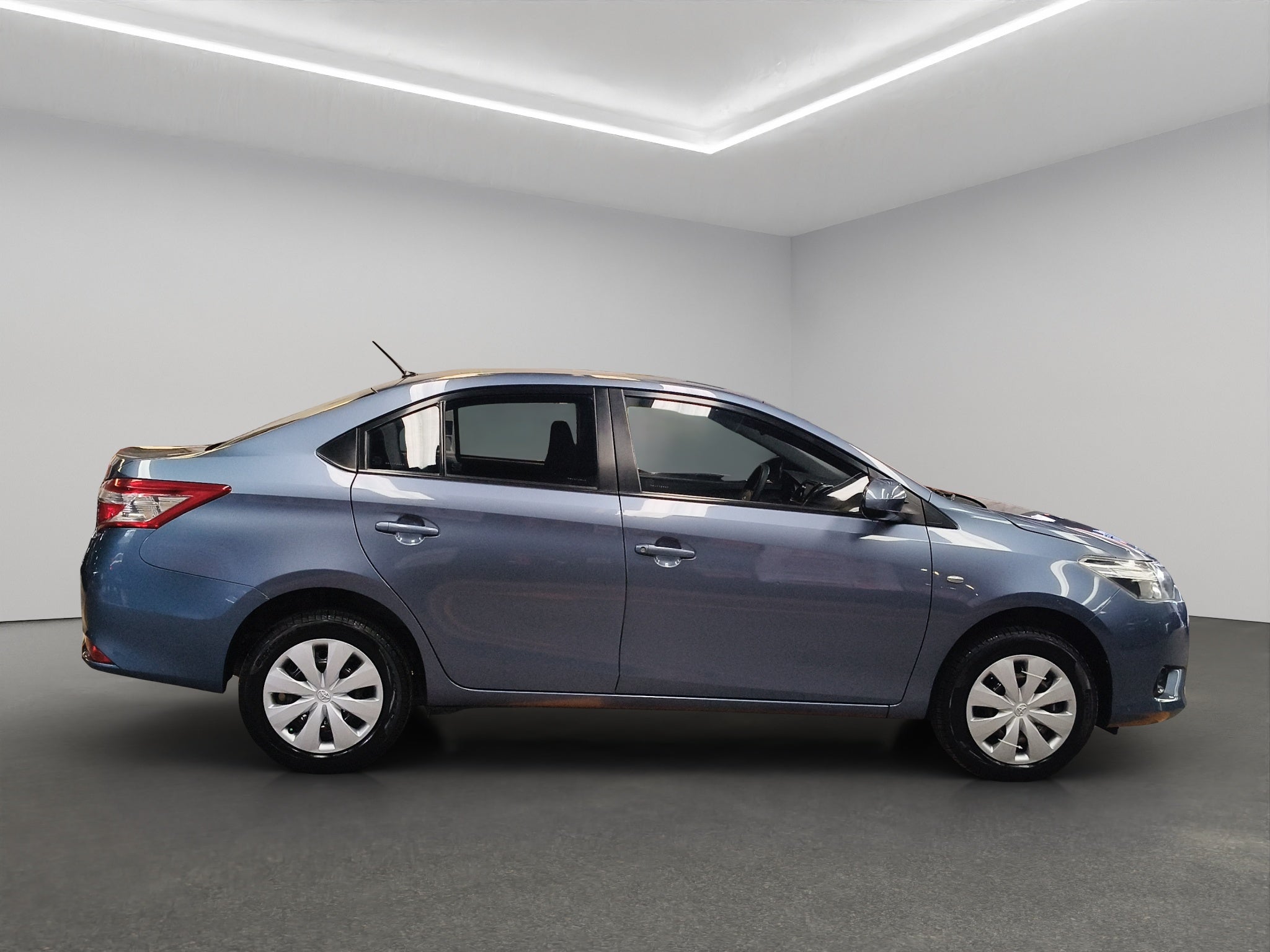 2017 Toyota Yaris 4 pts. Core, CVT, a/ac., f. halógeno, R-15
