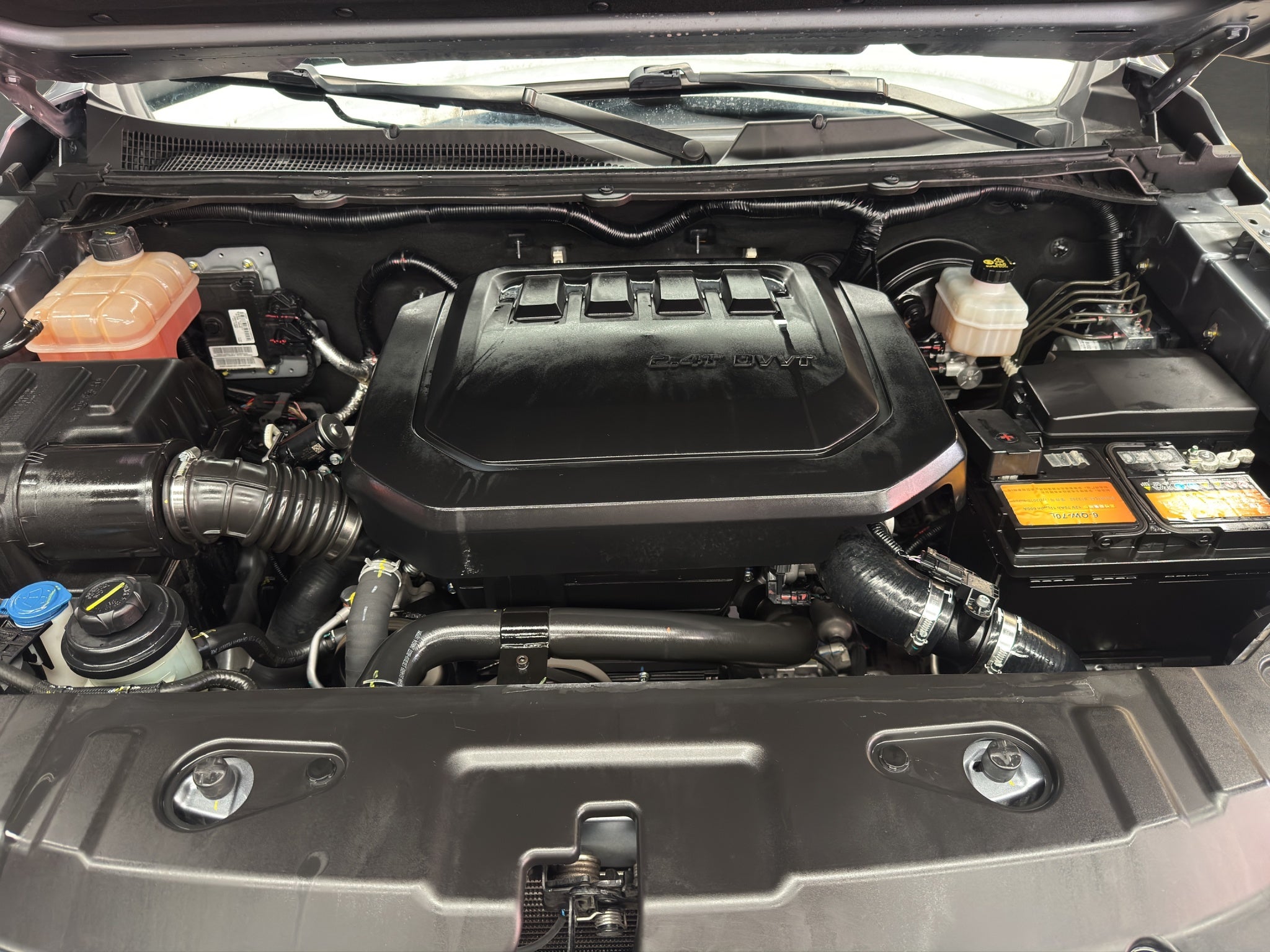 2025 Dodge Comerciales Ram 1200 Pick-Up 4 pts. Bighorn, Doble Cab., 2.4T, TA, f. niebla, RA-17