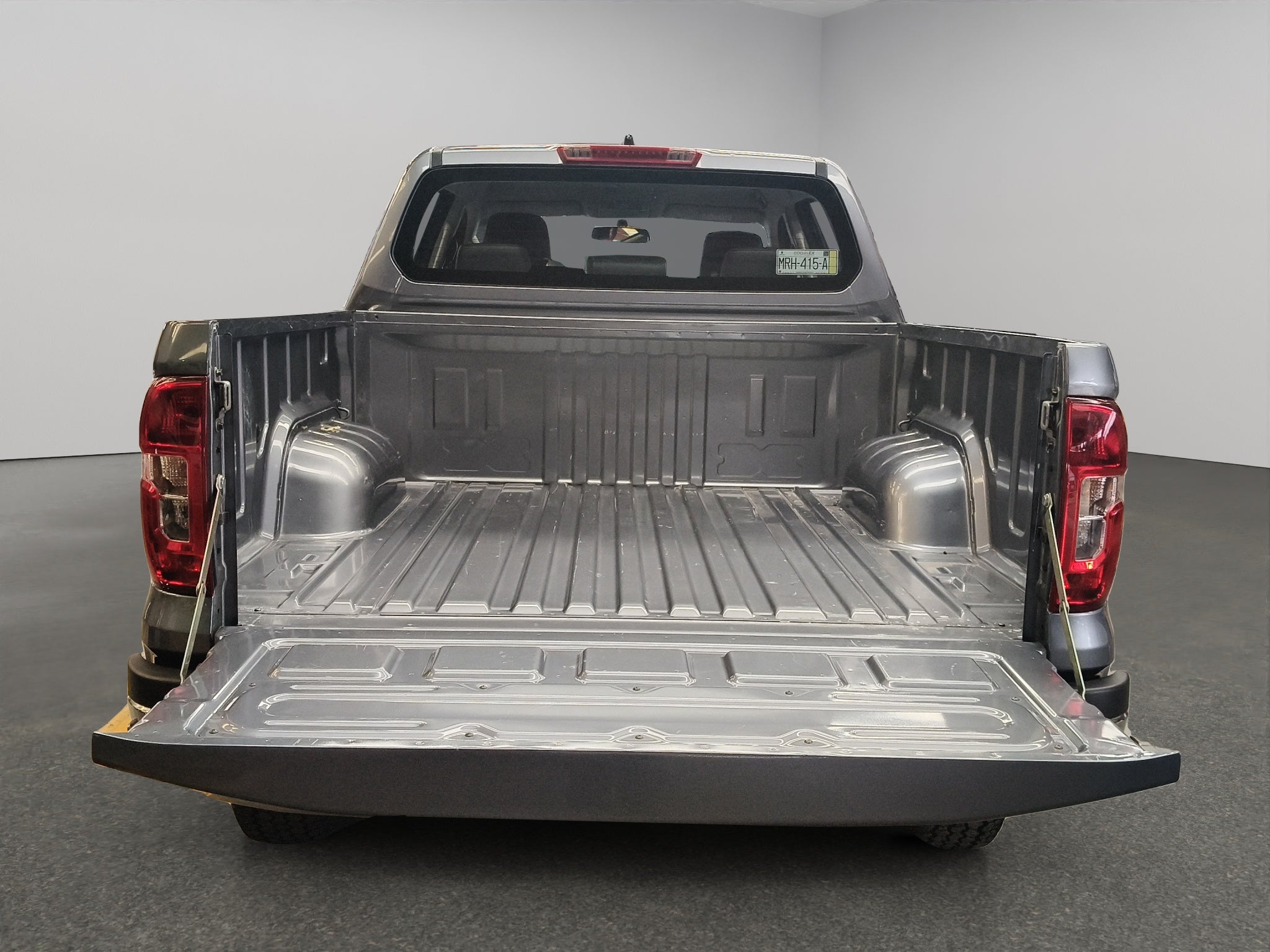 2025 Dodge Comerciales Ram 1200 Pick-Up 4 pts. Bighorn, Doble Cab., 2.4T, TA, f. niebla, RA-17