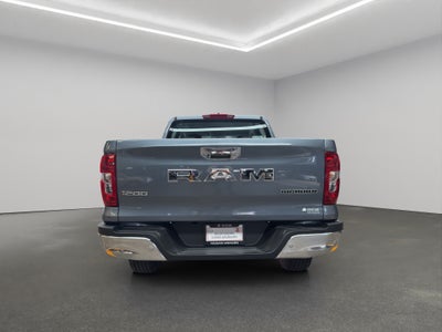 2025 Dodge Comerciales Ram 1200 Pick-Up 4 pts. Bighorn, Doble Cab., 2.4T, TA, f. niebla, RA-17