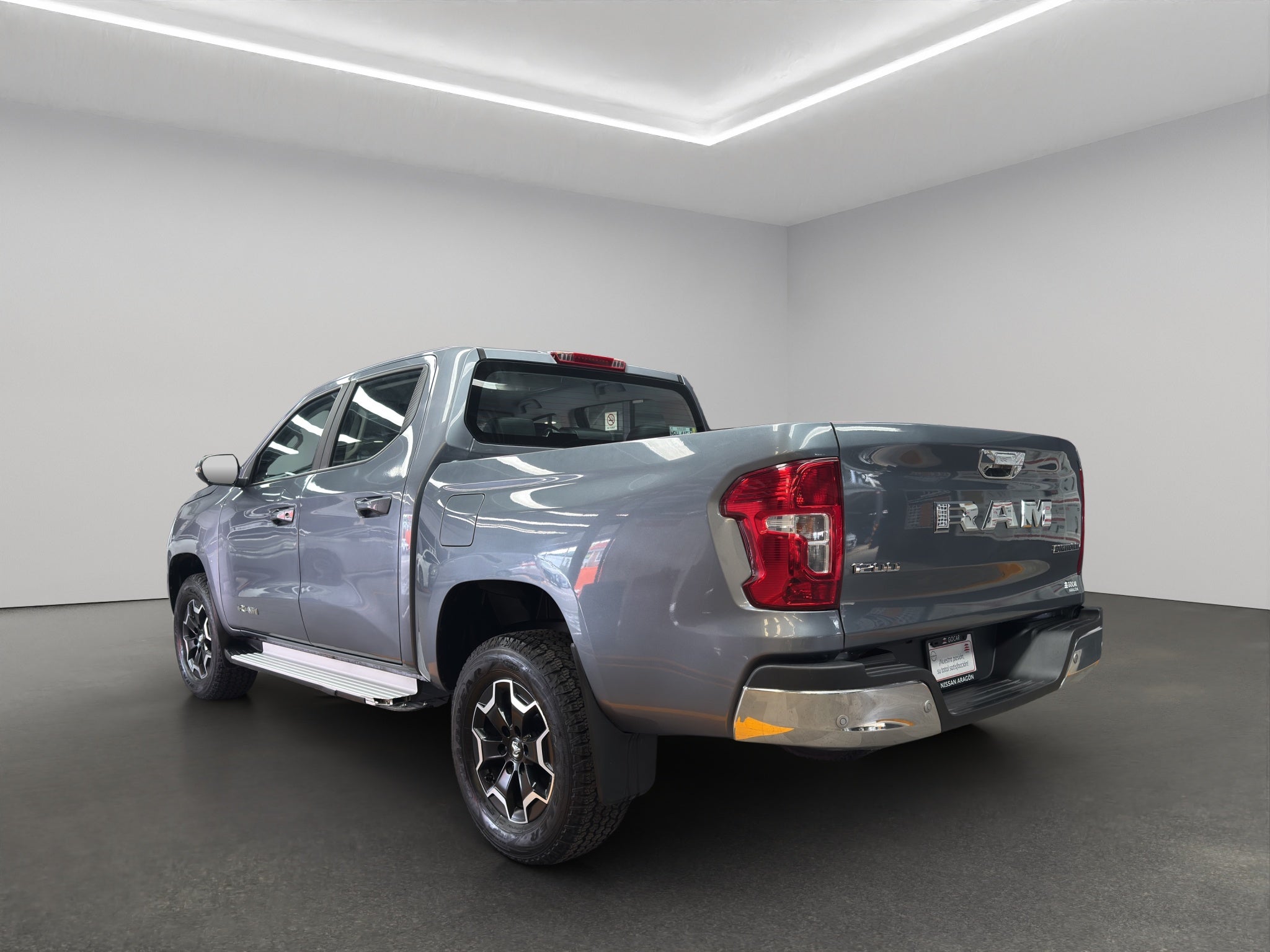 2025 Dodge Comerciales Ram 1200 Pick-Up 4 pts. Bighorn, Doble Cab., 2.4T, TA, f. niebla, RA-17