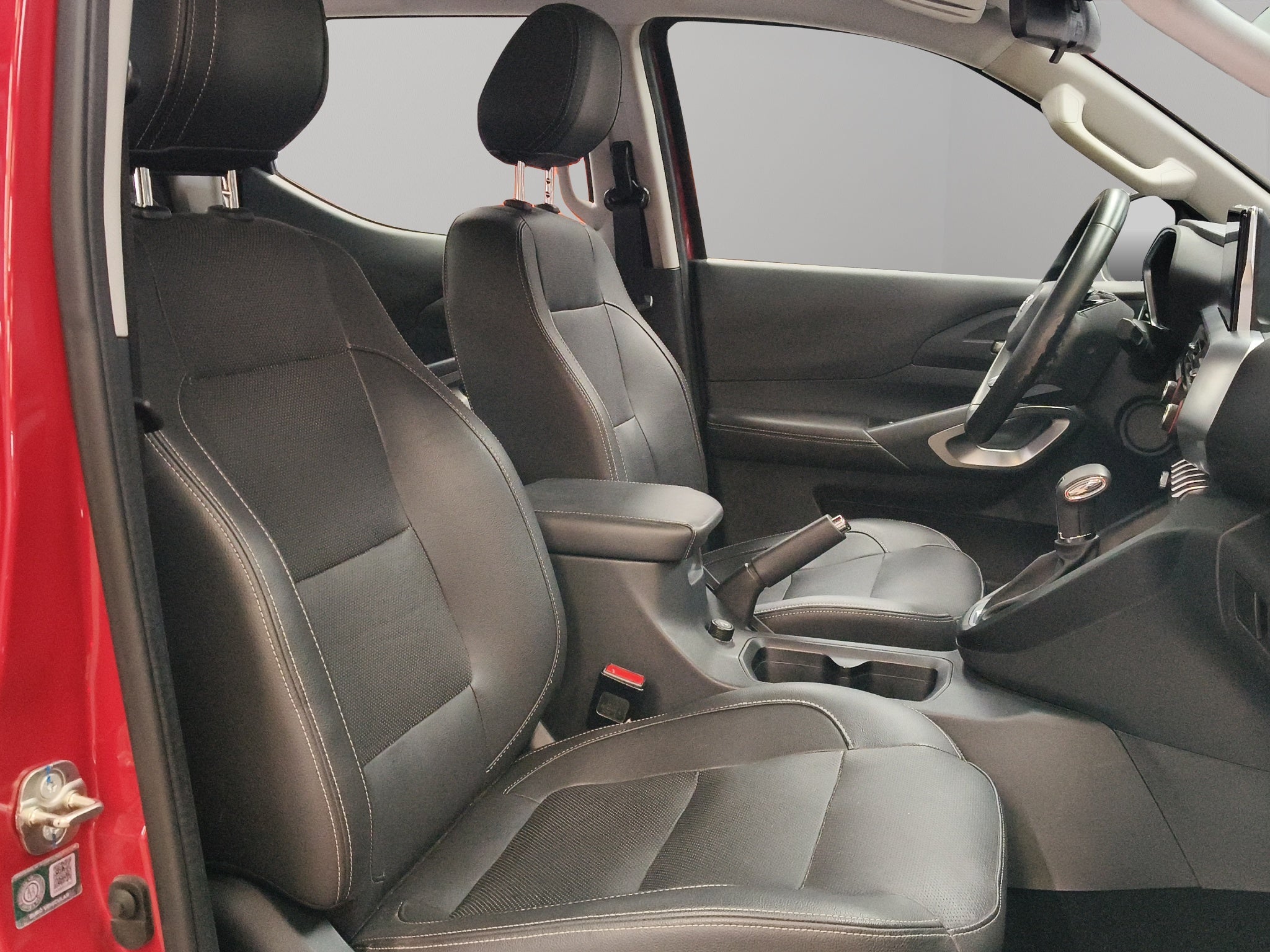 2025 Dodge Comerciales Ram 1200 Pick-Up 4 pts. Laramie, Doble Cab., 2.4T, TA, piel, f. niebla, RA-18, 4x4
