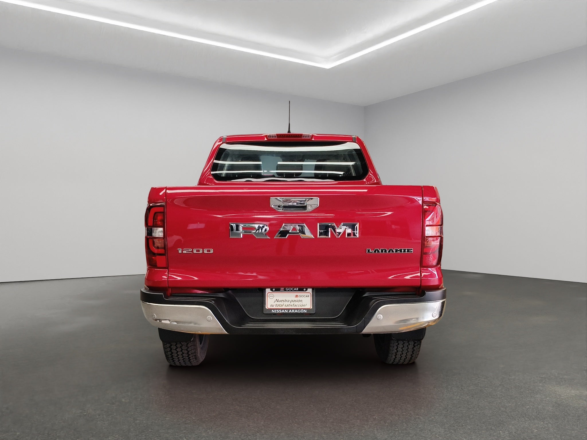 2025 Dodge Comerciales Ram 1200 Pick-Up 4 pts. Laramie, Doble Cab., 2.4T, TA, piel, f. niebla, RA-18, 4x4