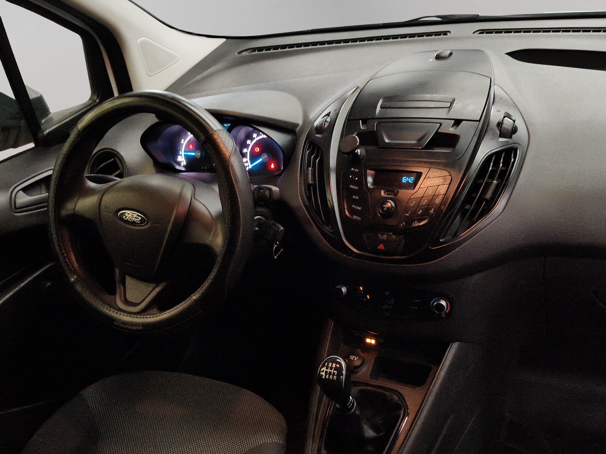 2022 Ford Comerciales Transit Courier Panel 4 pts. 1.0T, TM6, pta. lat. corrediza, R-15