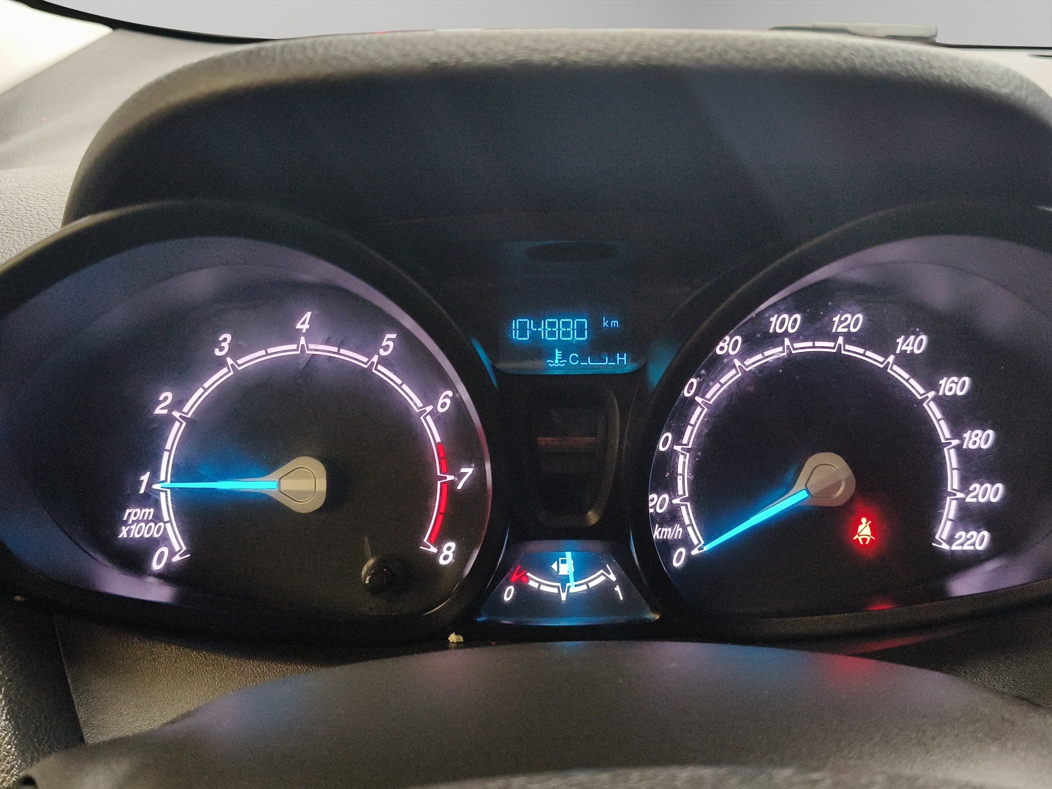 2022 Ford Comerciales Transit Courier Panel 4 pts. 1.0T, TM6, pta. lat. corrediza, R-15
