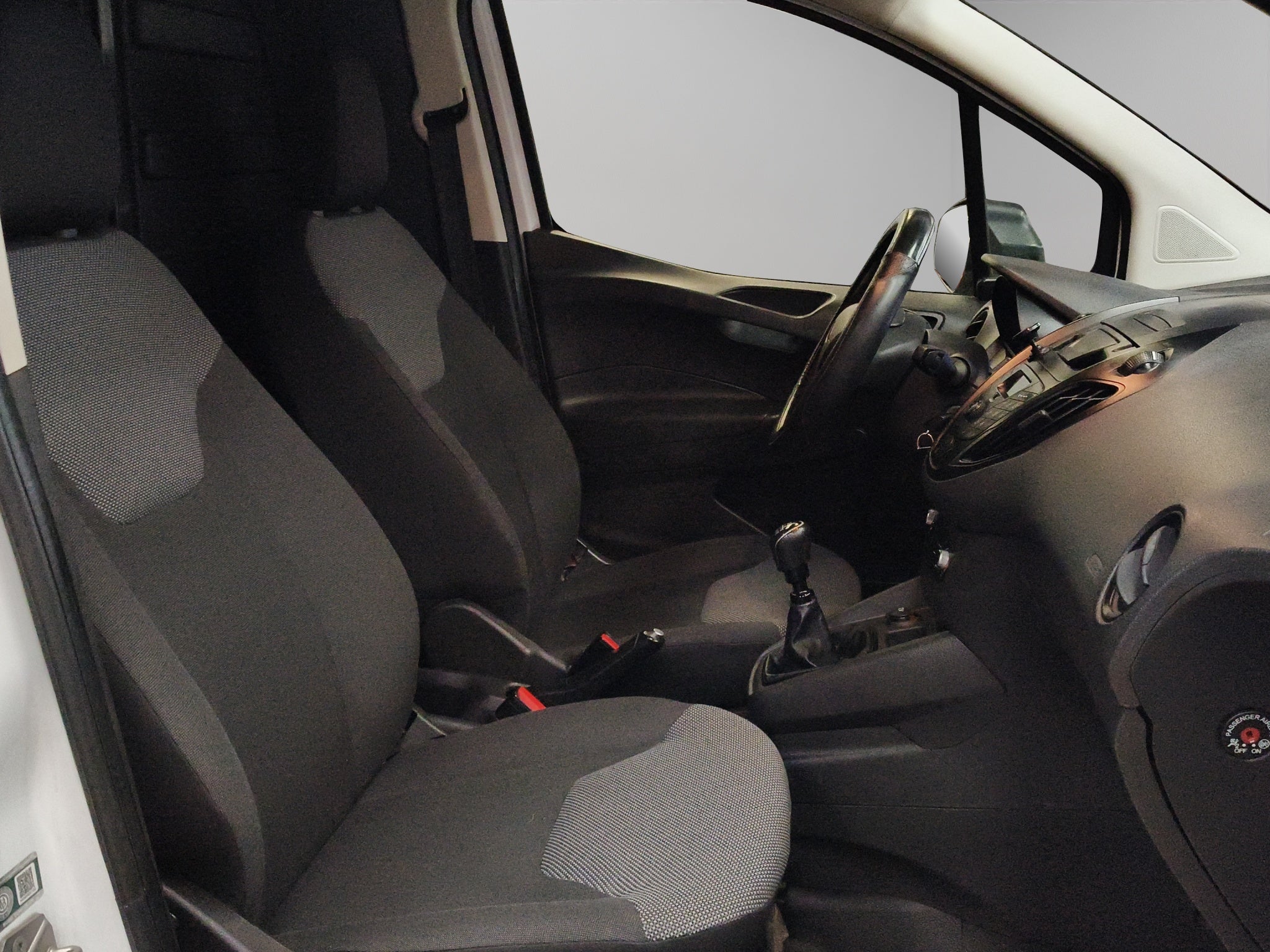 2022 Ford Comerciales Transit Courier Panel 4 pts. 1.0T, TM6, pta. lat. corrediza, R-15