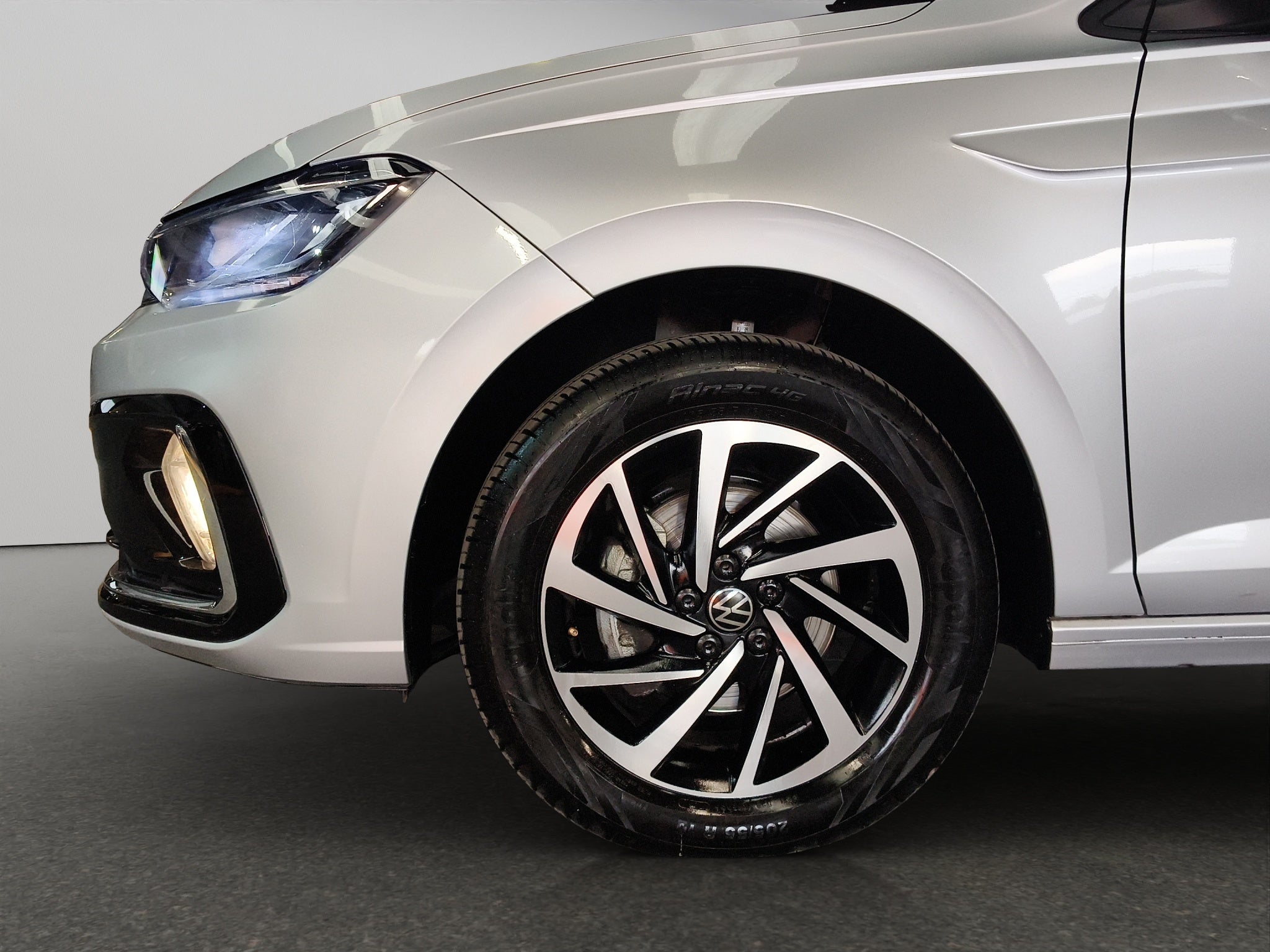 2025 Volkswagen Virtus 4 pts. Comfortline, 1.6l, TA, a/ac., f. niebla, RA-16